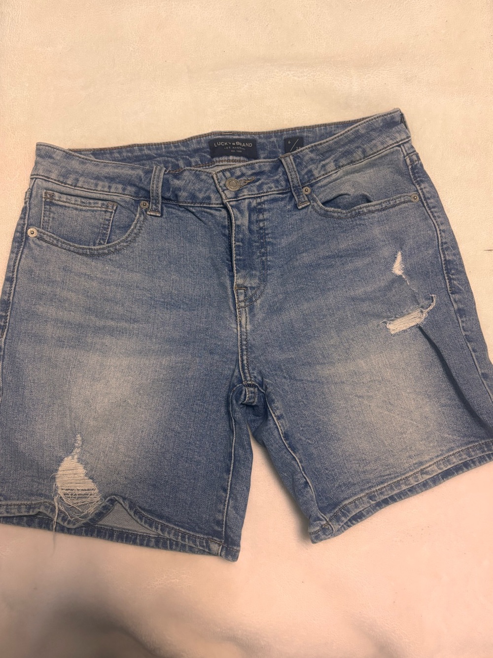 Lucky Brand Light Blue Distressed Denim Shorts size 6/28